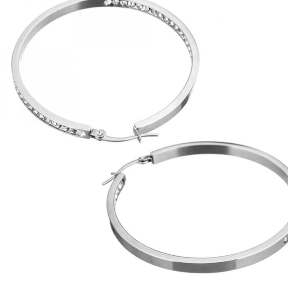 🍒NEW🍒INSIDE OUT STAINLESS STEEL HOOPS - Picture 4 of 6